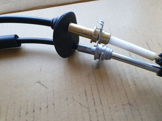 Alfa Romeo 147 1,9 Jtd 16v váltóbowden pár 55186918 , 55199699