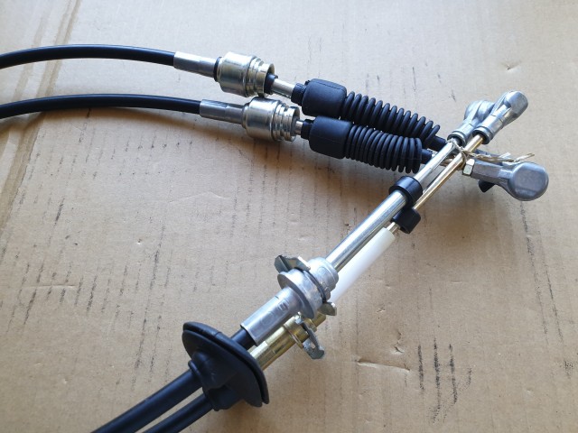 Alfa Romeo 147 1,9 Jtd 16v váltóbowden pár 55186918 , 55199699