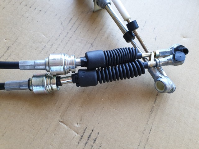 Alfa Romeo 147 1,9 Jtd 16v váltóbowden pár 55186918 , 55199699