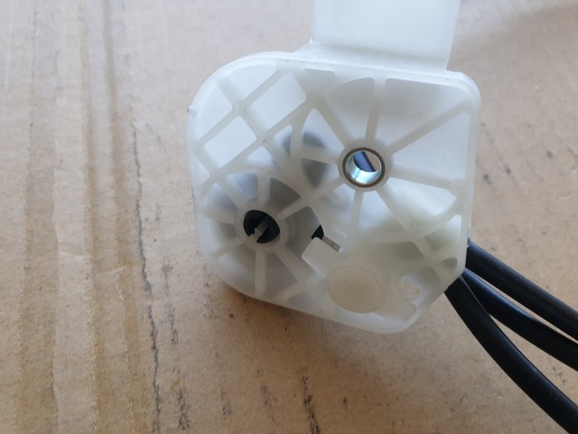 Alfa Romeo, Fiat gyári új motorháztető nyitó bovden 52095654