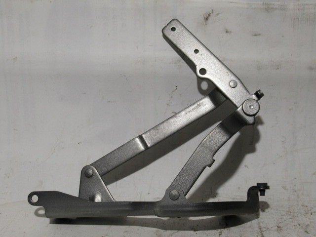 118966 Fiat 500 Kabriolet ezüst színű jobb oldali csomagtérajtó zsanér 51921790