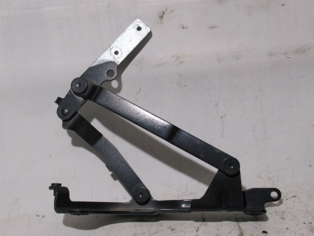 118965 Fiat 500 Kabriolet fekete színű jobb oldali csomagtérajtó zsanér 51921790