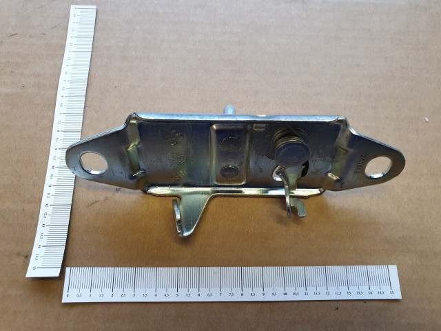 Alfa Romeo 159, Fiat Punto II.-III.  gyári új csomagtérajtó zár ellen darab 51797653