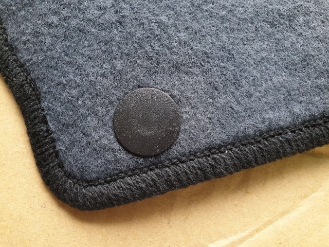 Fiat Stilo gyári új bal első szőnyeg 735276783