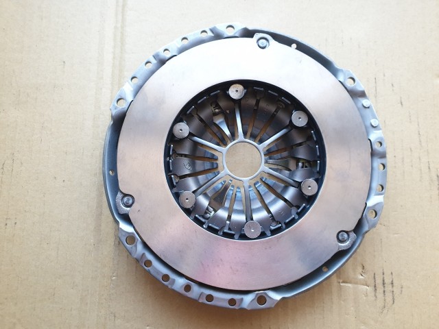 Alfa Romeo, Fiat, Lancia gyári új kuplung készlet 55197086