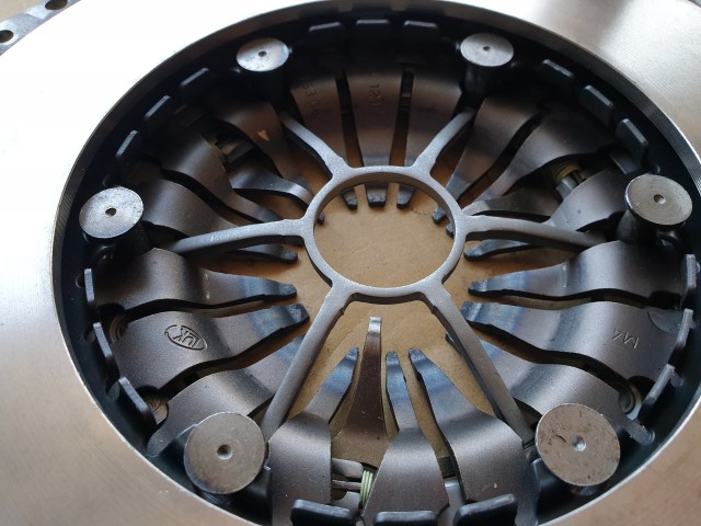 Alfa Romeo, Fiat, Lancia gyári új kuplung készlet 55197086