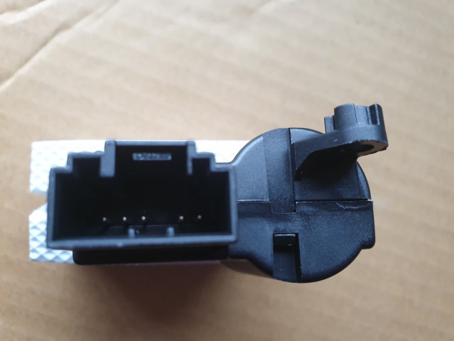 Fiat, Lancia gyári új fűtés állító motor 150 fokos 77367180