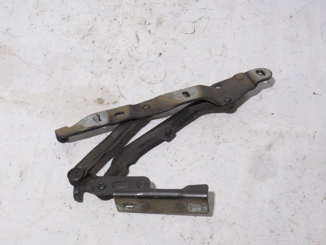 118299 Alfa Romeo 159 szedán szürke színű jobb oldali csomagtérajtó zsanér 50501012