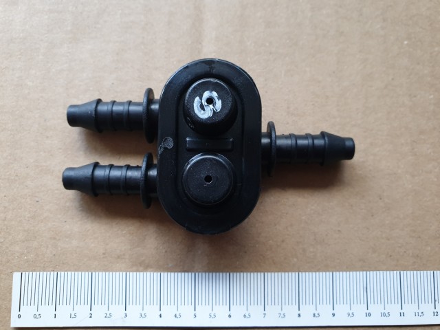 Alfa Romeo, Fiat gyári új fényszórómosó elosztó 71718908