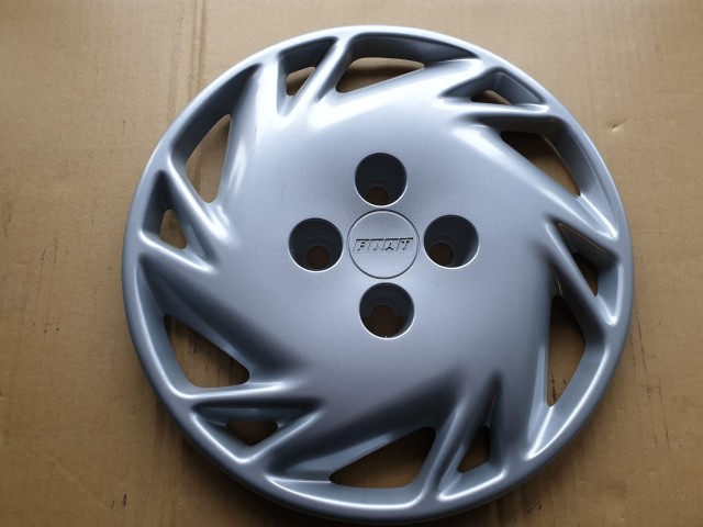 Fiat Palio 46427926 számú , gyári új dísztárcsa