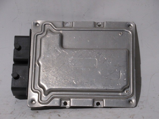 Fiat 500 1,2 8v benzin motorvezérlő 52045260