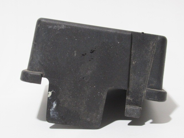 Fiat Punto III. külső biztosíték tábla ház felső rész 735323928 ( robotváltós kivitelhez )