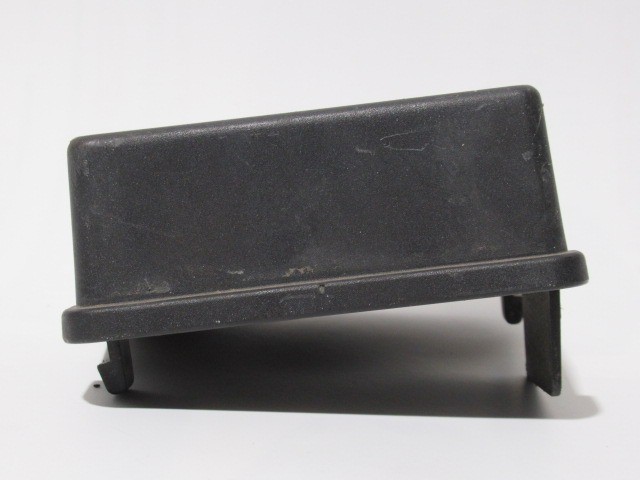 Fiat Punto III. külső biztosíték tábla ház felső rész 735323928 ( robotváltós kivitelhez )