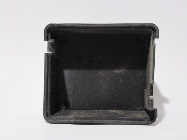 Fiat Punto III. külső biztosíték tábla ház felső rész 735323928 ( robotváltós kivitelhez )