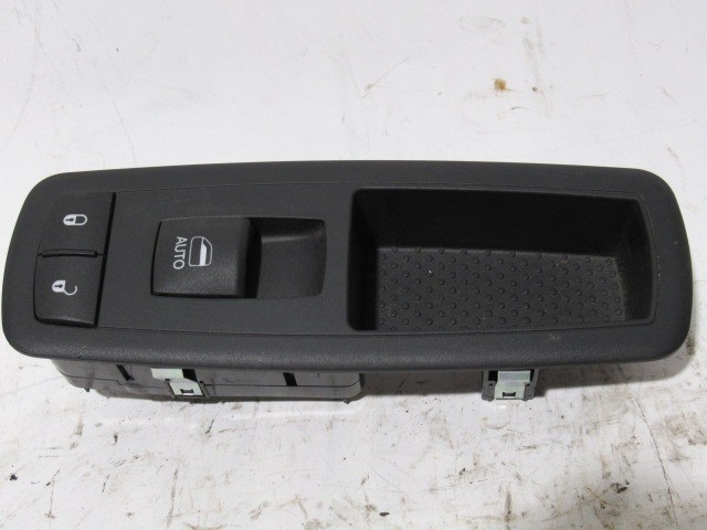 Lancia Thema jobb első ablakemelő kapcsoló K56046822AC