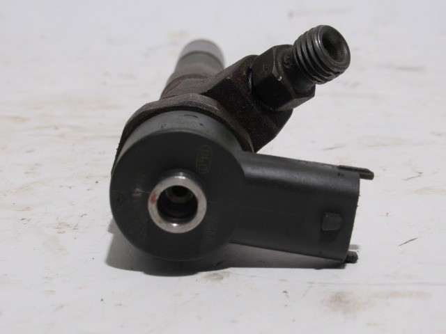 Diesel injektor 0445111638