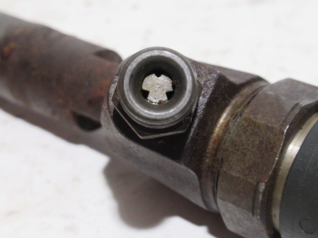 Diesel injektor 0445111638