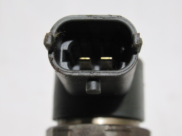 Diesel injektor 0445111638