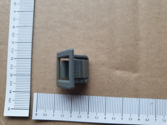 Fiat Grande Punto/Punto Evo 51834786 számú, gyári új motorháztető szigetelést rögzítő patent