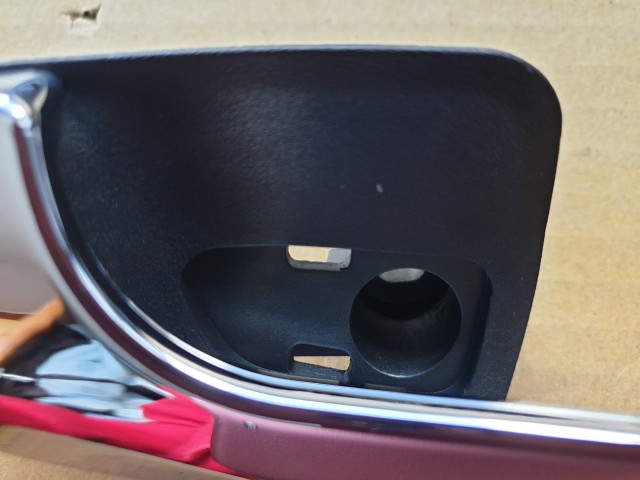 Alfa Romeo Giulietta utángyártott új bal hátsó, fényes króm belső kilincs 156092160