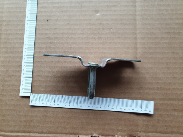 Fiat/Lancia 51812149 számú, gyári új, csomagtérajtó zár ellendarab a hátfalon 