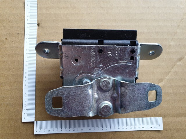 Fiat 500, Grande Punto, Bravo 2007-2014, Lancia Delta 2008-2014 gyári új, csomagtérajtó zár