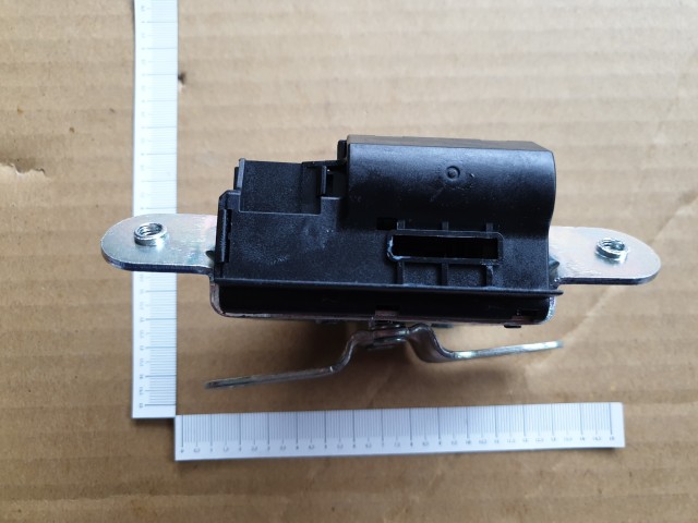 Fiat 500, Grande Punto, Bravo 2007-2014, Lancia Delta 2008-2014 gyári új, csomagtérajtó zár