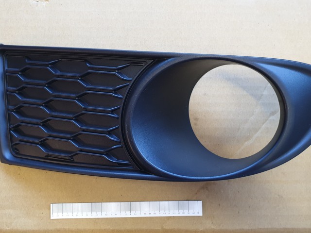 Fiat Freemont gyári új , jobb oldali ködlámpa keret K68079850AB