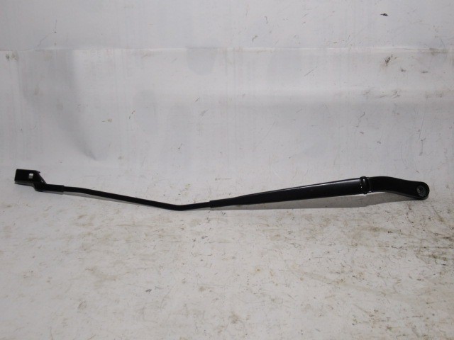 Fiat 500 L jobb oldali ablaktörlő kar 51883631