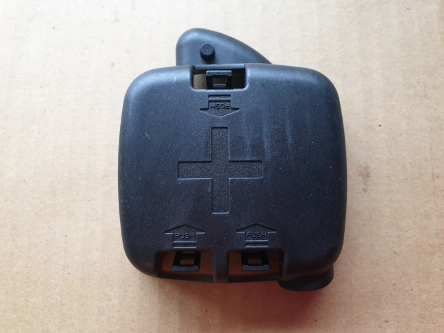 Fiat Grande Punto, Bravo, Lancia Delta gyári új, pozitív akkumulátor saru fedél