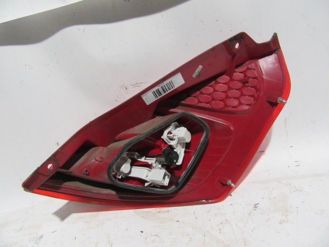 185047 Ford Fiesta 2008-2013 bal hátsó lámpa, karcos polírozni kell!!!!!