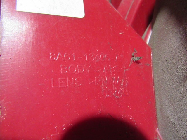 185047 Ford Fiesta 2008-2013 bal hátsó lámpa, karcos polírozni kell!!!!!