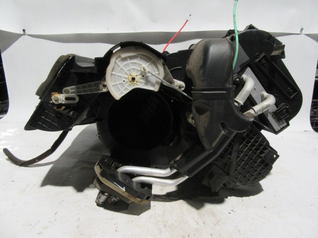121790 Ford Fiesta 2008-2013 manuál klímás fűtésboksz 8v5118478aj