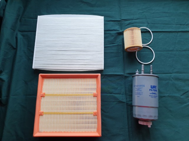 Fiat Grande Punto 1,9 Jtd Diesel gyári új szűrő szett 71765247