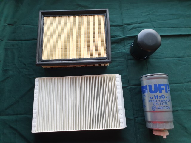 Fiat Multipla 1,9 Jtd  110Le Diesel gyári új szűrő szett 71765197