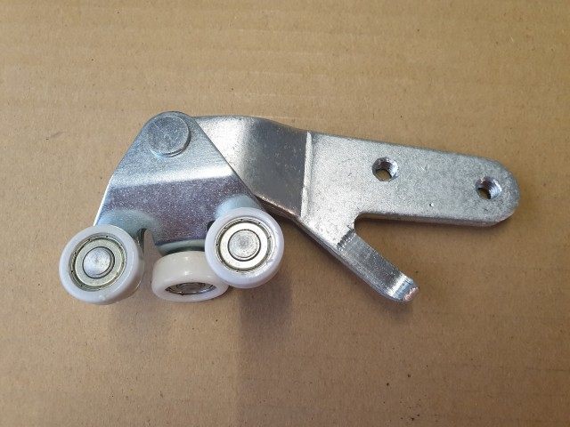 Fiat Ducato 1994-2002 utángyártott új jobb oldali tolóajtó alsó görgő 1334554080