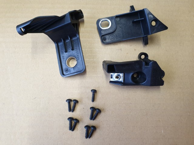 Alfa Romeo Giulietta gyári új, bal oldali lámpa fül javító készlet 50520261