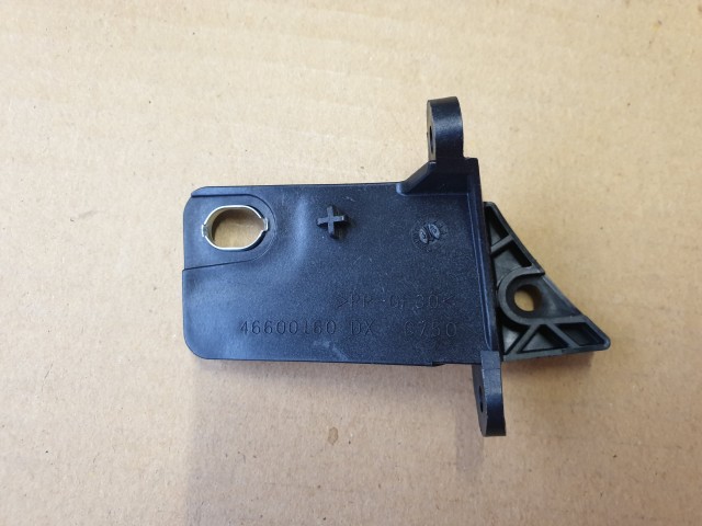 Alfa Romeo Giulietta gyári új, jobb első fényszóró fül javító készlet 50520260