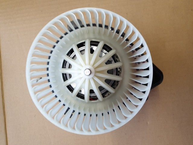 Fiat, Lancia, Citroen, Peugeot utángyártott új, utastér ventilátor 9464242580