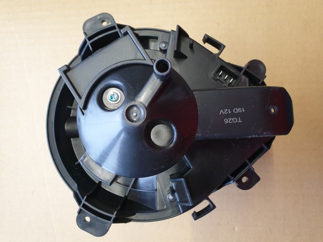 Fiat, Lancia, Citroen, Peugeot utángyártott új, utastér ventilátor 9464242580