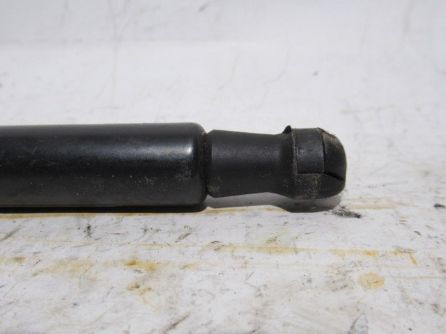 Alfa Romeo Giulietta csomagtérajtó teleszkóp 50509830