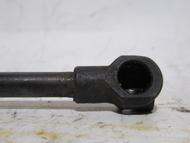 Alfa Romeo Giulietta csomagtérajtó teleszkóp 50509830