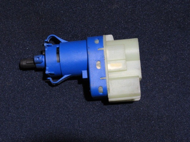 Alfa Romeo Giulietta 50520116 számú féklámpa kapcsoló