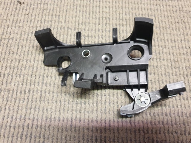 Fiat Grande Punto  gyári új, jobb hátsó kilincs 735470946