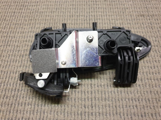 Fiat Grande Punto  gyári új, jobb hátsó kilincs 735470946