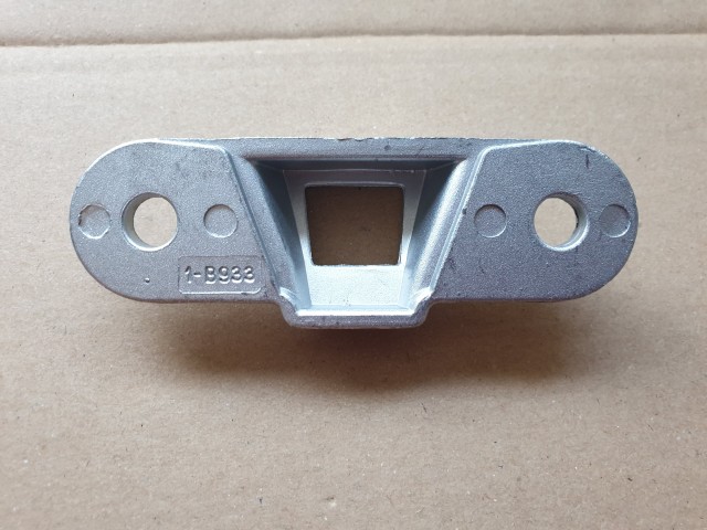 Fiat Ducato utángyártott új bal felső zárfogadó 1303898080