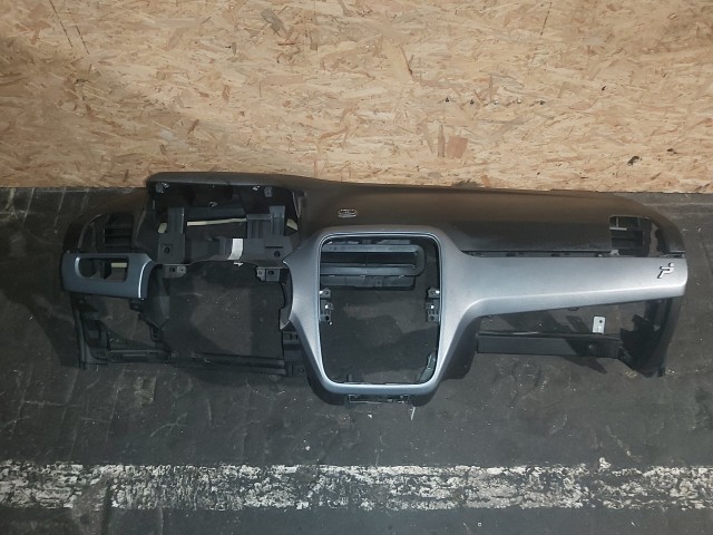 Fiat Grande Punto gyári új, GPS helyes, szürke betétes műszerfalpárna 735352246