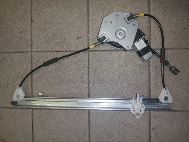 Fiat Panda II. 2003-2012 utángyártott új, bal első elektromos ablakemelő 46803650