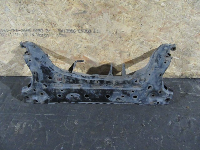 121586 Ford Fiesta 2008-2017 első segédalváz (bölcső) 