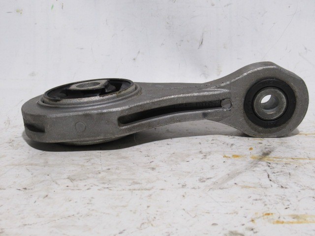 Alfa Romeo Giulietta alsó kitámasztóbak 50521924